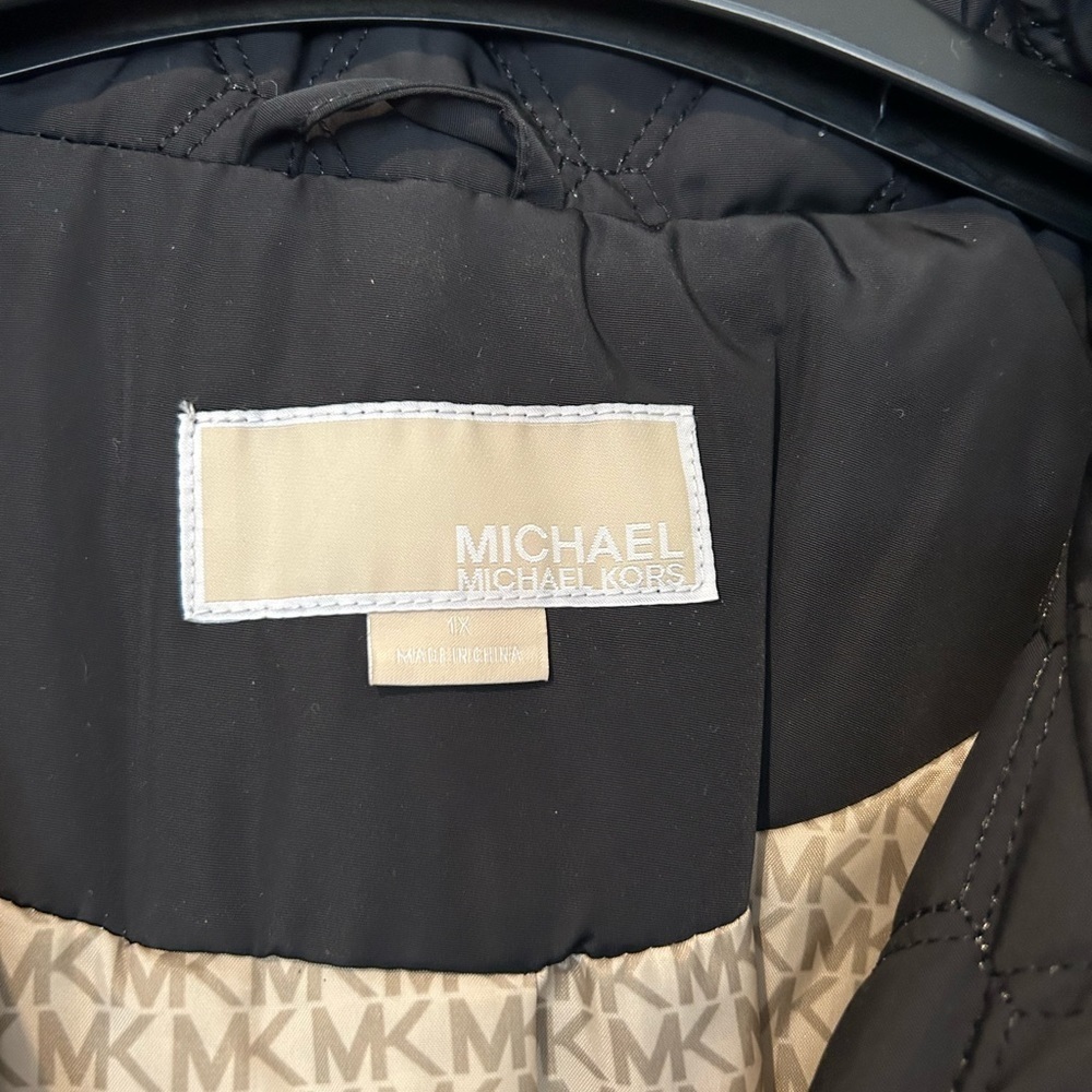 Michael Kors NWT Black Quilted Coat. - Picture 14 of 16